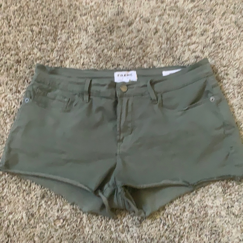 Frame “le cutoff” shorts